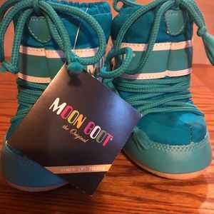 Infant moonboots